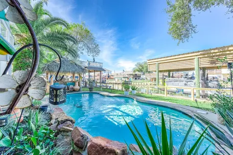325 Ling Street Bayou Vista TX 77563