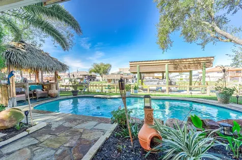 325 Ling Street Bayou Vista TX 77563