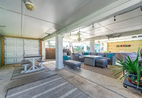 325 Ling Street Bayou Vista TX 77563