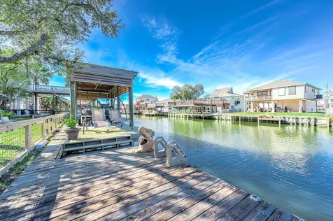 325 Ling Street Bayou Vista TX 77563