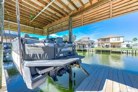 325 Ling Street Bayou Vista TX 77563