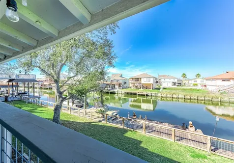 325 Ling Street Bayou Vista TX 77563