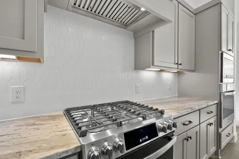 12223 Warbler Drive Mont Belvieu TX 77523