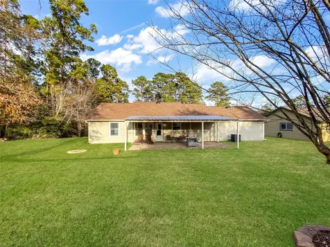 254 E Sunset Drive Onalaska TX 77360