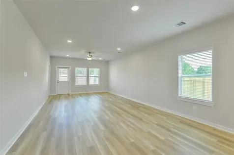 127 West Canopy Crossing Circle Conroe TX 77301