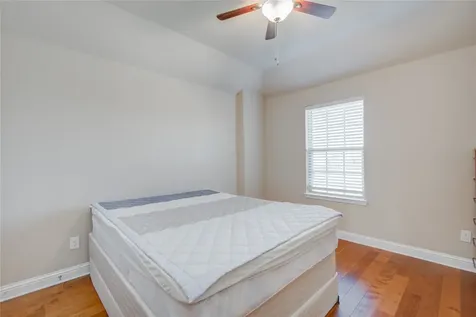 12902 Oak Falls Drive Pearland TX 77584