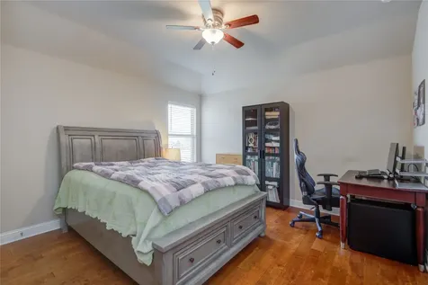 12902 Oak Falls Drive Pearland TX 77584