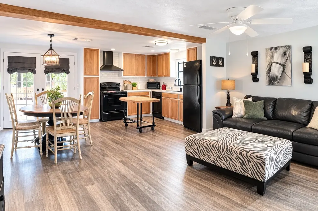 132 Hackberry Cove Lane Onalaska TX 77360