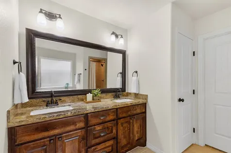 2614 Kinnersley Court College Station TX 77845