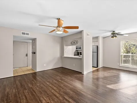 18519 Egret Bay Boulevard 1802 Webster TX 77058