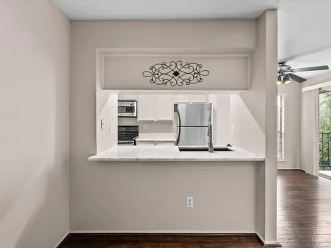 18519 Egret Bay Boulevard 1802 Webster TX 77058