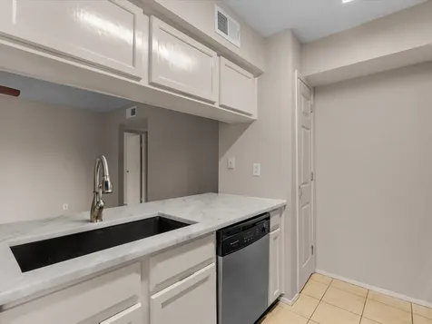 18519 Egret Bay Boulevard 1802 Webster TX 77058