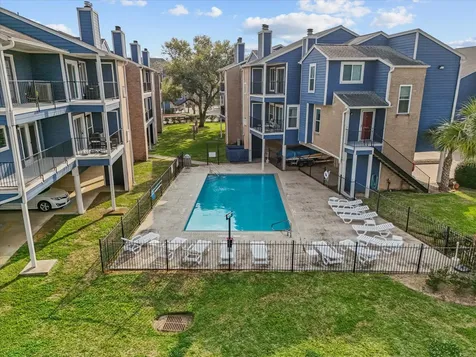 18519 Egret Bay Boulevard 1802 Webster TX 77058