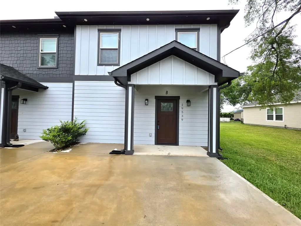 19539 Dunbar Avenue B Houston TX 77338