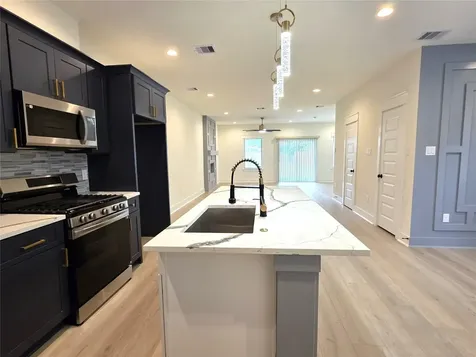19539 Dunbar Avenue B Houston TX 77338