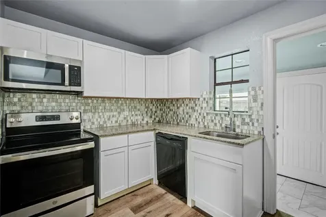 127 Huisache Street Lake Jackson TX 77566
