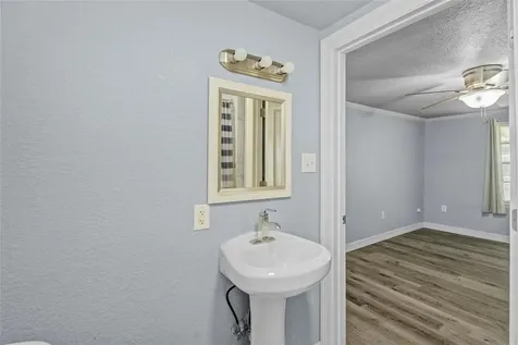 127 Huisache Street Lake Jackson TX 77566