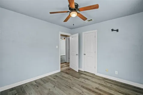 127 Huisache Street Lake Jackson TX 77566