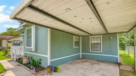 127 Huisache Street Lake Jackson TX 77566