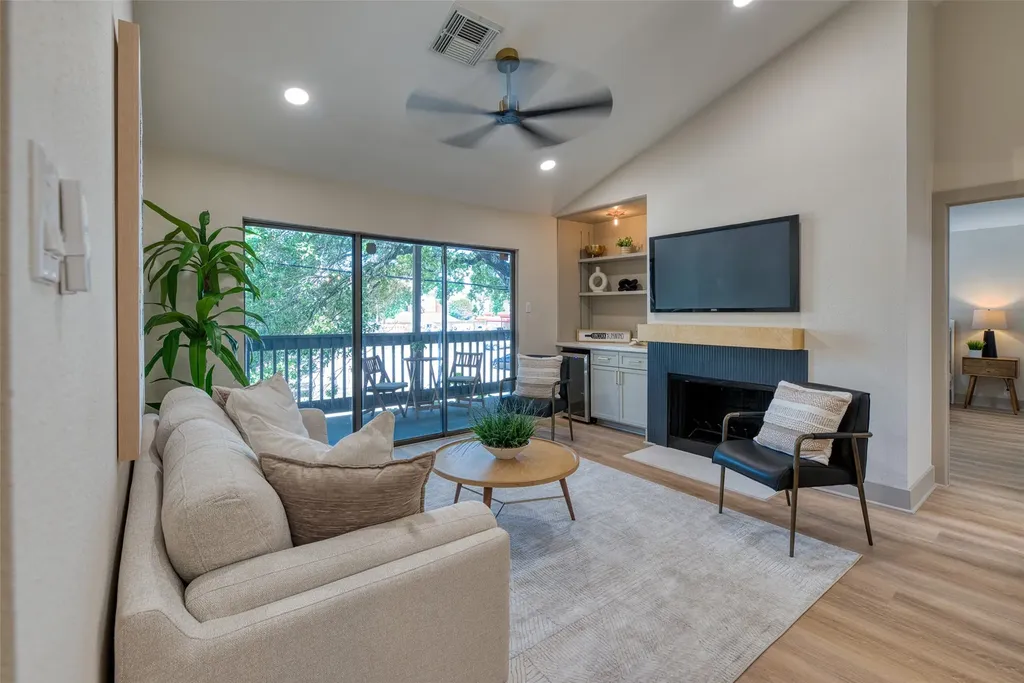 2829 Timmons Lane 120 Houston TX 77027