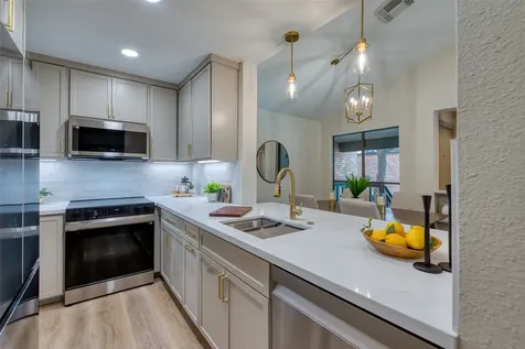 2829 Timmons Lane 120 Houston TX 77027