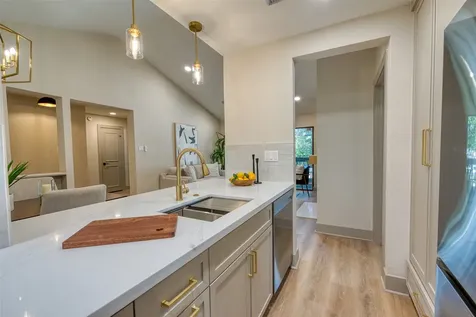 2829 Timmons Lane 120 Houston TX 77027