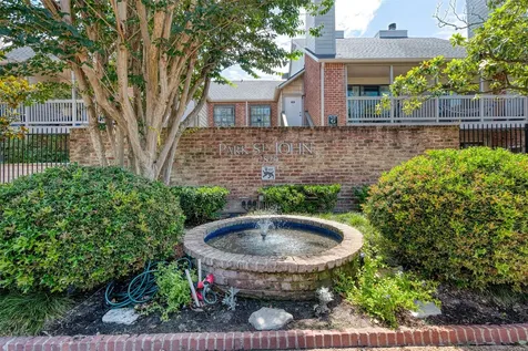 2829 Timmons Lane 120 Houston TX 77027