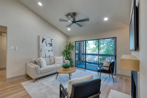 2829 Timmons Lane 120 Houston TX 77027