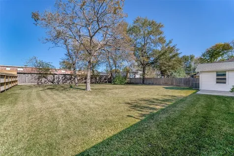 4502 Brookwoods Drive Houston TX 77092