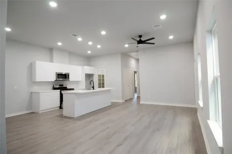2830 Mansfield Street Houston TX 77091