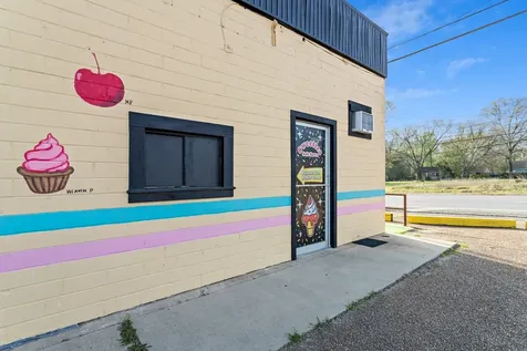 201 E Bluff Street Woodville TX 75979