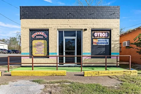 201 E Bluff Street Woodville TX 75979