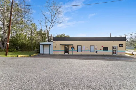 201 E Bluff Street Woodville TX 75979