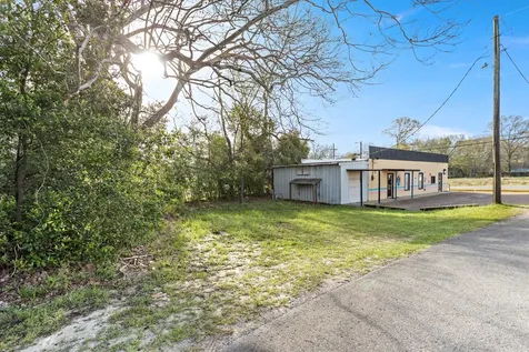 201 E Bluff Street Woodville TX 75979