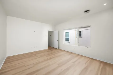 5632 Kiam Street C Houston TX 77007