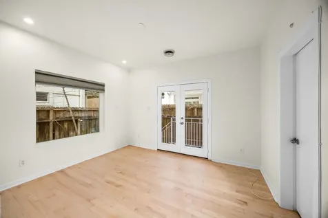 5632 Kiam Street C Houston TX 77007