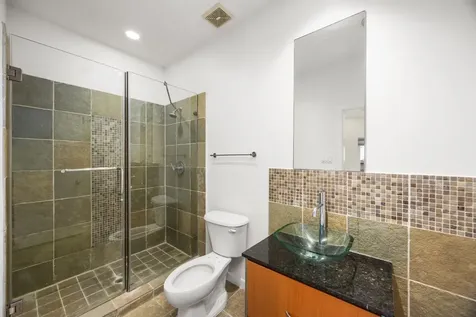 5632 Kiam Street C Houston TX 77007