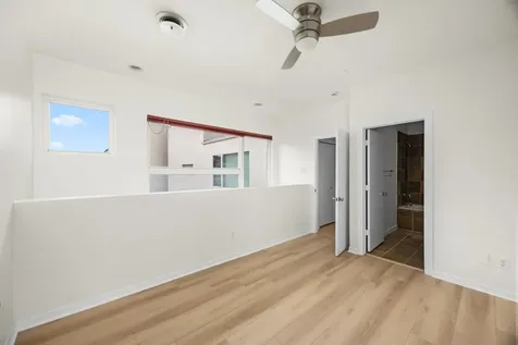 5632 Kiam Street C Houston TX 77007