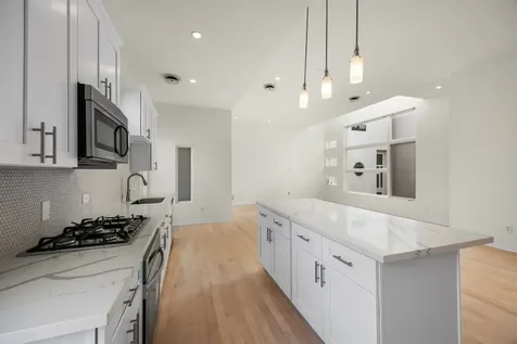 5632 Kiam Street C Houston TX 77007