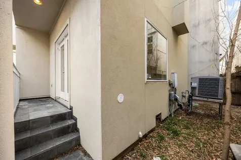 5632 Kiam Street C Houston TX 77007
