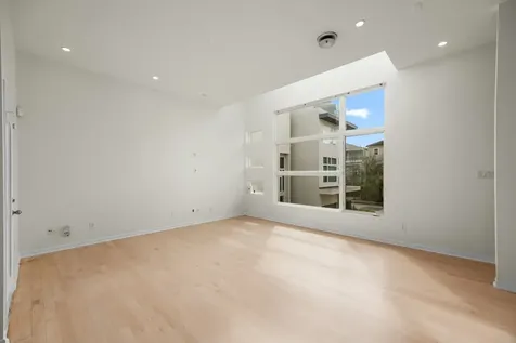 5632 Kiam Street C Houston TX 77007