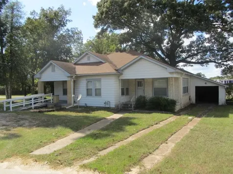 3002 Montgomery Road Huntsville TX 77340