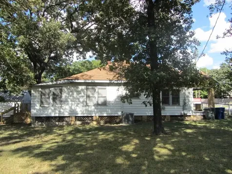 3002 Montgomery Road Huntsville TX 77340