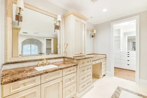 5626 Terwilliger Way Houston TX 77056