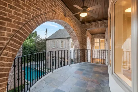 5626 Terwilliger Way Houston TX 77056
