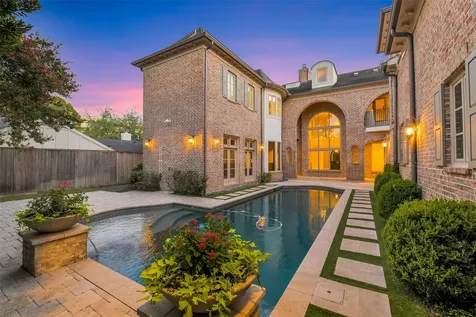 5626 Terwilliger Way Houston TX 77056