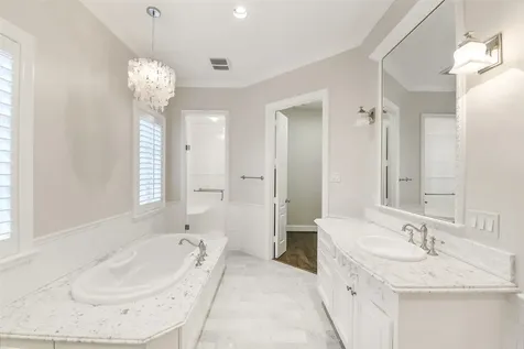5626 Terwilliger Way Houston TX 77056
