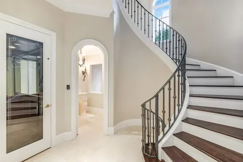5626 Terwilliger Way Houston TX 77056