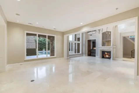 5626 Terwilliger Way Houston TX 77056