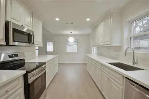 3230 Golden Leaf Drive Houston TX 77339